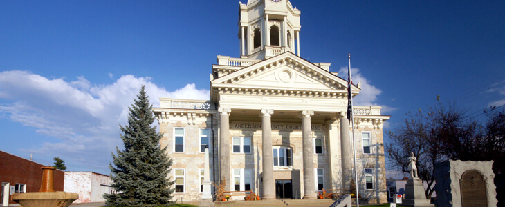 picture of a courthouse in Anderson County